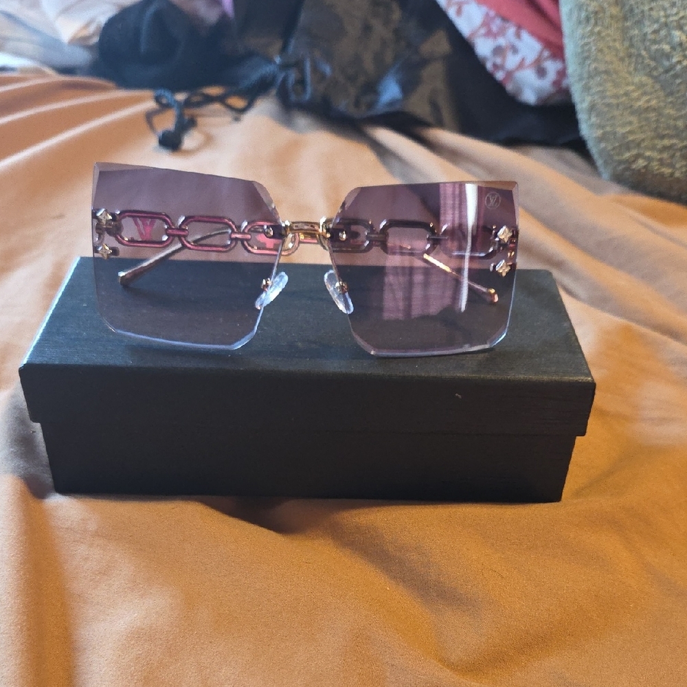 LV Chic Pink Sunglasses